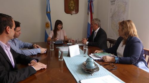 Salud y oftalmólogos trabajan en un convenio de cooperación
