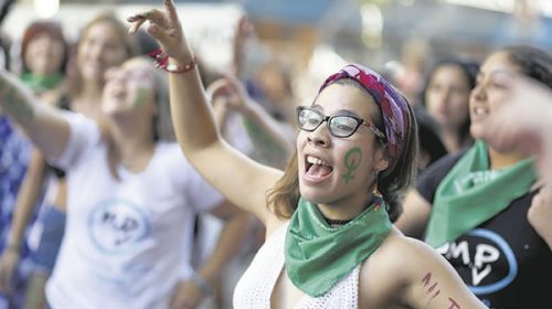 Activistas e intelectuales del mundo llaman a la huelga del 8M