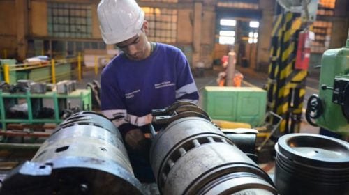 La industria se desplomó un 10,8% en enero y acumuló 9 meses en baja