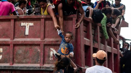 Una nueva caravana de migrantes avanza por Chiapas hacia Estados Unidos