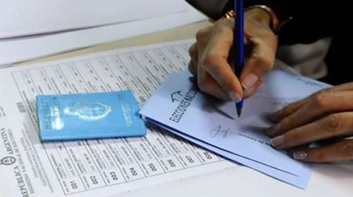 Notifican a las personas que fueron designadas como presidentes de mesa