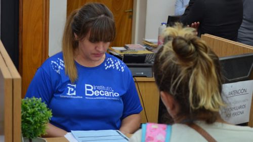 Más de 31.000 estudiantes secundarios entrerrianos presentaron su solicitud de beca 2019