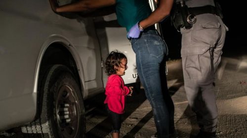 Imagen de niña migrante llorando la foto del año