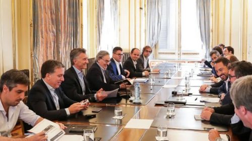 Apuran el paquete anticrisis urgido por la baja del consumo y el impacto electoral