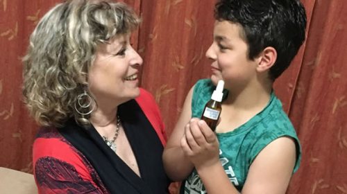 Revocan autorización para que una madre cultive cannabis para su hijo con Tourette