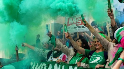 La “marea verde” volvió a la plaza del Congreso en apoyo al aborto legal