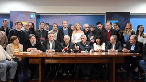 Con 18 partidos, y a la espera de Massa, el Frente Patriótico ya es una realidad