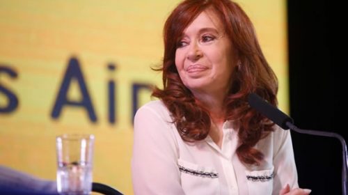 Cristina, al ritmo de la presentación de su libro