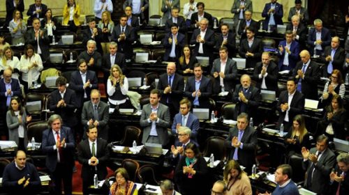 Aprueban ley de financiamiento de campañas