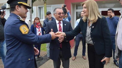 El gobierno provincial continúa con la entrega de cámaras de videovigilancia a municipios El gobierno provincial continúa con la entrega de cámaras de videovigilancia a municipios