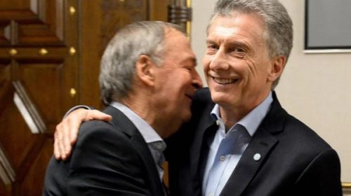 Macri se mostró abrazado a Schiaretti, quien defiende la tercera vía