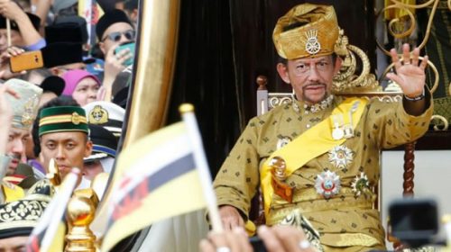 Bajo presión, el Sultán de Brunei suspendió la pena de muerte para homosexuales Bajo presión, el Sultán de Brunei suspendió la pena de muerte para homosexuales