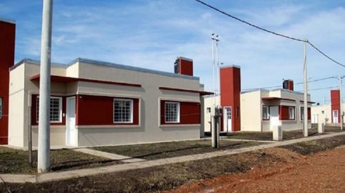 Con recursos propios la provincia ejecutará 43 viviendas en cinco localidades entrerrianas Con recursos propios la provincia ejecutará 43 viviendas en cinco localidades entrerrianas
