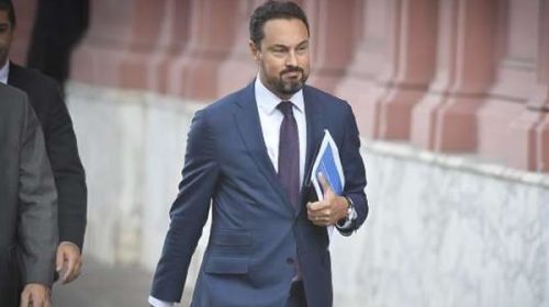 La recaudación cayó 4,5% real en mayo y obligará a nuevos ajustes del gasto La recaudación cayó 4,5% real en mayo y obligará a nuevos ajustes del gasto