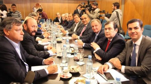 Provincias expectantes: una escapada del dólar dificultaría el pago de deuda