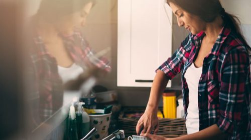 Debe pagarle $8 millones a su ex porque durante 30 años ella se dedicó a las tareas del hogar