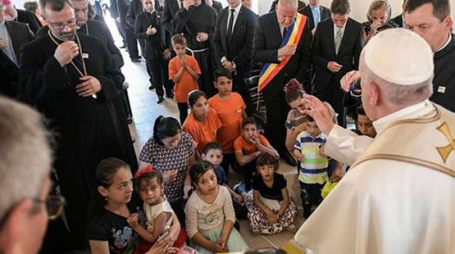 En Rumania, el Papa pide perdón a los gitanos En Rumania, el Papa pide perdón a los gitanos
