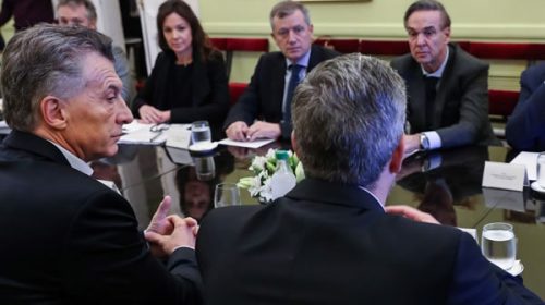 Pichetto busca su silla en la mesa de Peña y pide detalles de la gestión