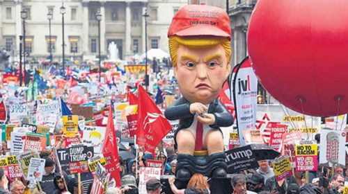 Trump calificó las protestas de “fake news”