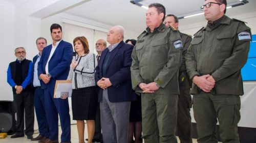 Colimba light, un gesto de Bullrich a su arma favorita y de Macri al voto miedo