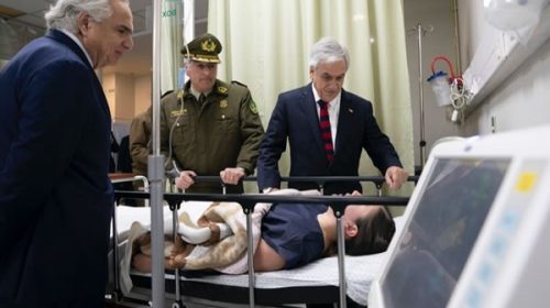 Una bomba estalló en una comisaría de Santiago e hirió a ocho carabineros