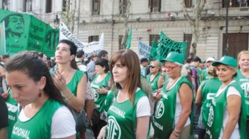 Estatales entrerrianos piden aumentos extras