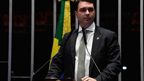 El Supremo deja en suspenso la investigación por corrupción contra Flavio Bolsonaro