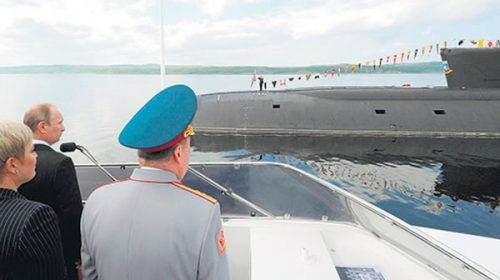Se incendió un submarino ruso, hubo catorce muertos