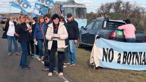 La Asamblea Ambiental se manifestó en contra de la instalación de la nueva pastera