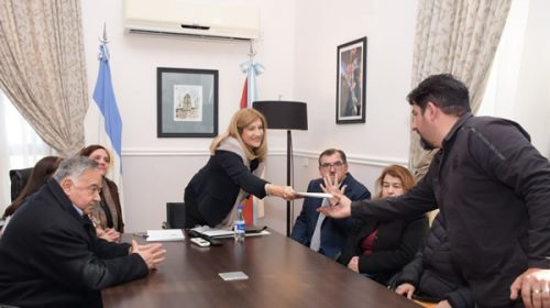 El gobierno respalda a instituciones de bien público con aportes