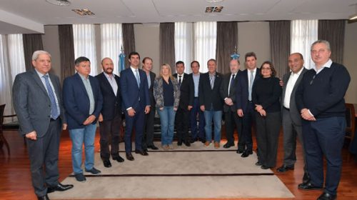 Cumbre de gobernadores opositores para rechazar el paquete de emergencia de Macri