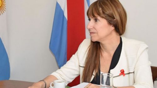 Salud define políticas para afrontar la coyuntura socioeconómica