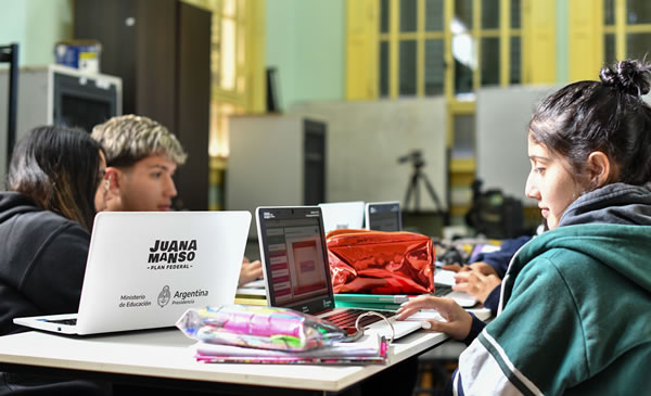 Ya se entregaron 29 mil netbooks Conectar Igualdad en Entre Ríos