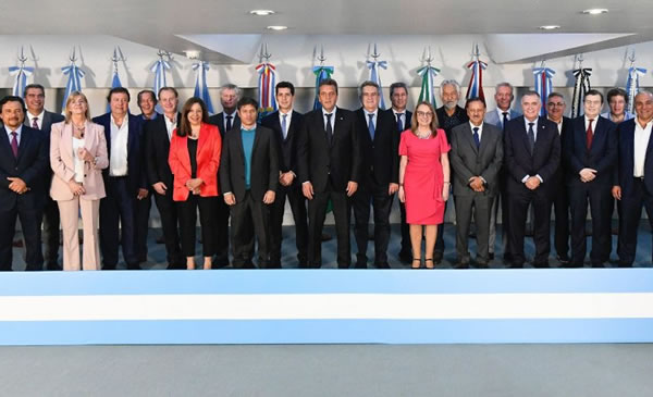 Massa mostró unidad con los gobernadores, lejos del ruido de Juntos por el Cambio